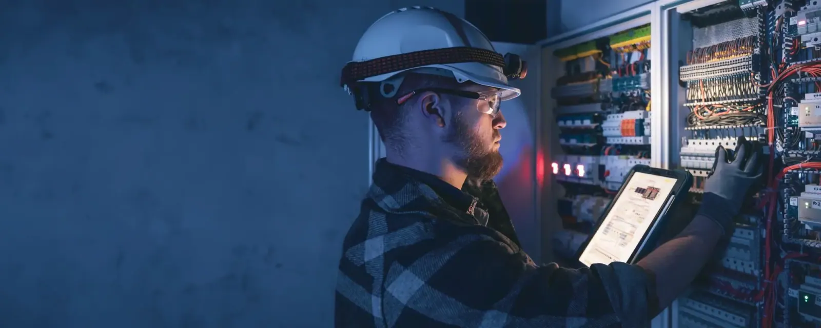 Elektroarbeiten in einem Gebäude in Mühlacker
