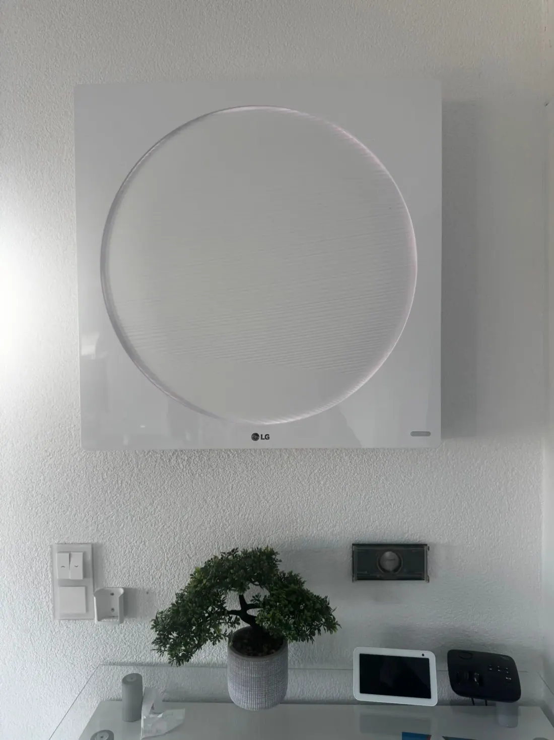Montage eines Split-Klimageräts an der Wand